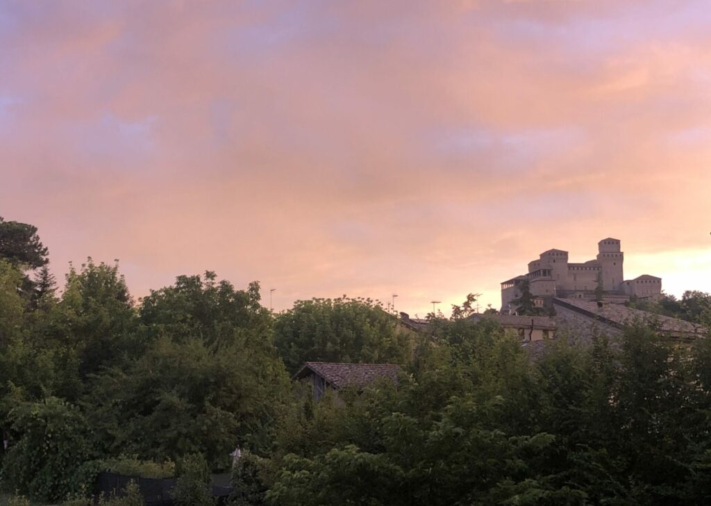 Castello di Torrechiara al tramonto